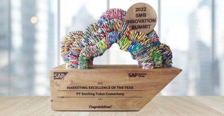 Award Marketing Excellence of The Year 2021 to STEM SAP Gold Partner Indonesia