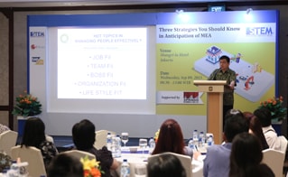 Three Strategies You Should Know in Anticipation of MEA with Lili Hartono (SAP B1 Leader – Indonesia) Yongky Susilo (Board Expert Aprindo – Executive Director The Nielsen Indonesia), Julian Foe (Managing Partner – PT Qando Qoaching)